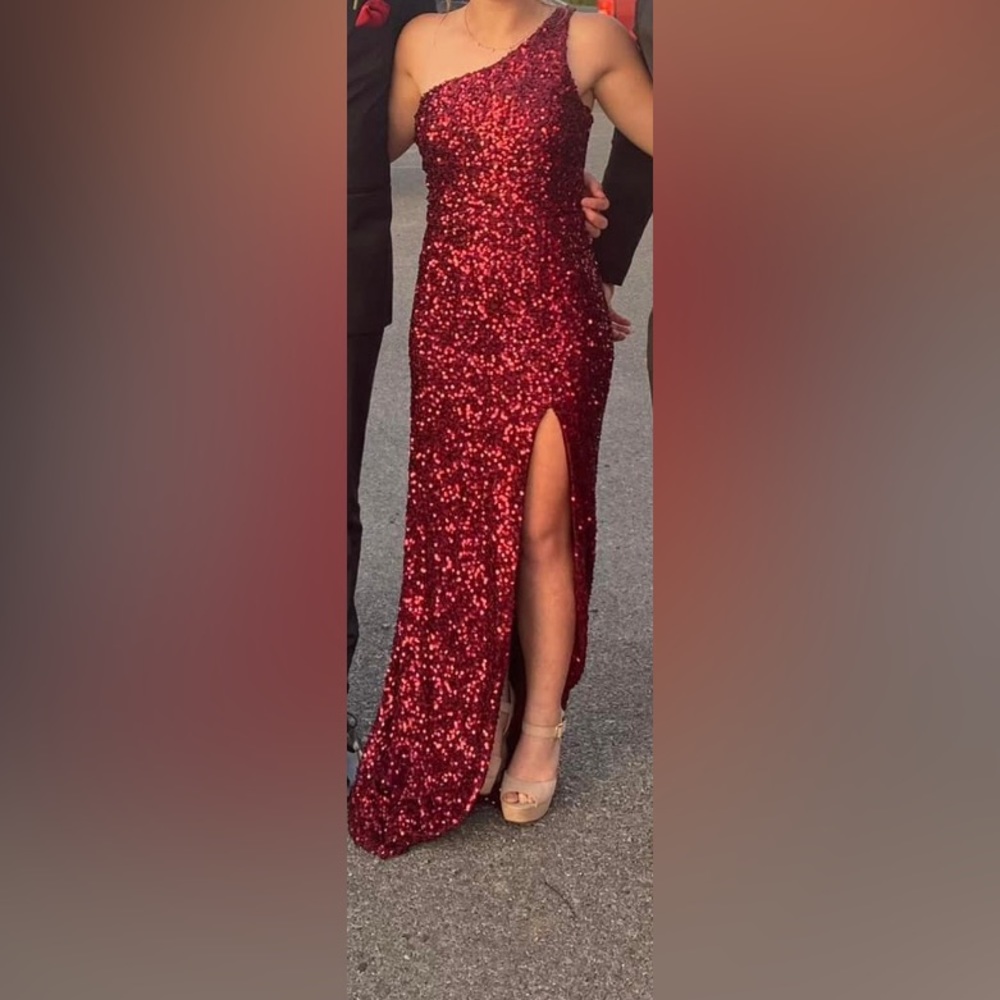 Wore it once for my sophomore prom and I loved it!! Got so many compliments